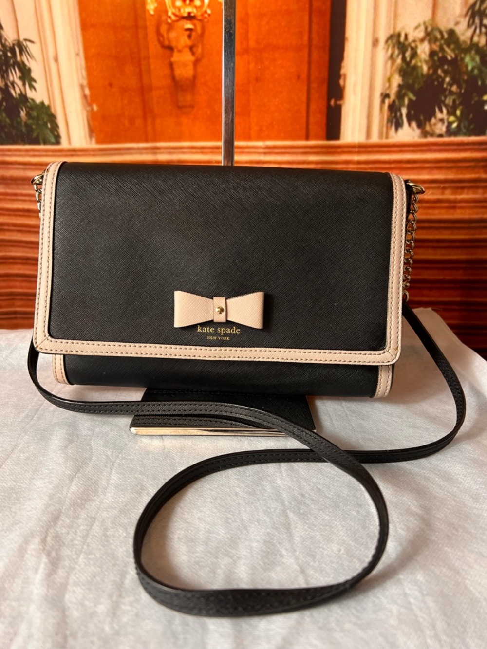 Kate Spade New York HAZEL COURT ALEK CROSSBODY, excellent condition